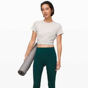 Lululemon Time To Restore Short Sleeve Vapor Size 8